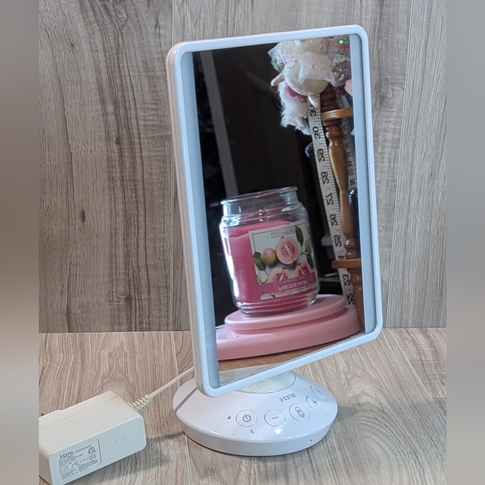 iHome Beauty Reflect Vanity Mirror with Bluetooth Speaker ICVBT22
